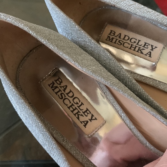 BADGLEY MISCHKA Silver Pointed Toe Crystal Heel - Picture 5 of 13